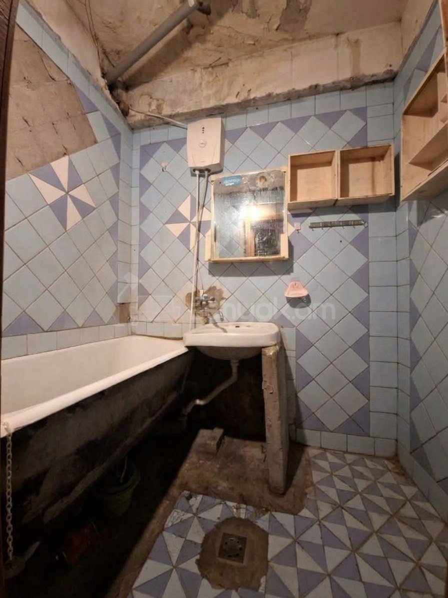 4 Սենյականոց Բնակարան, 75քմ, 5/9 հարկ, Պետական Վիճակում
