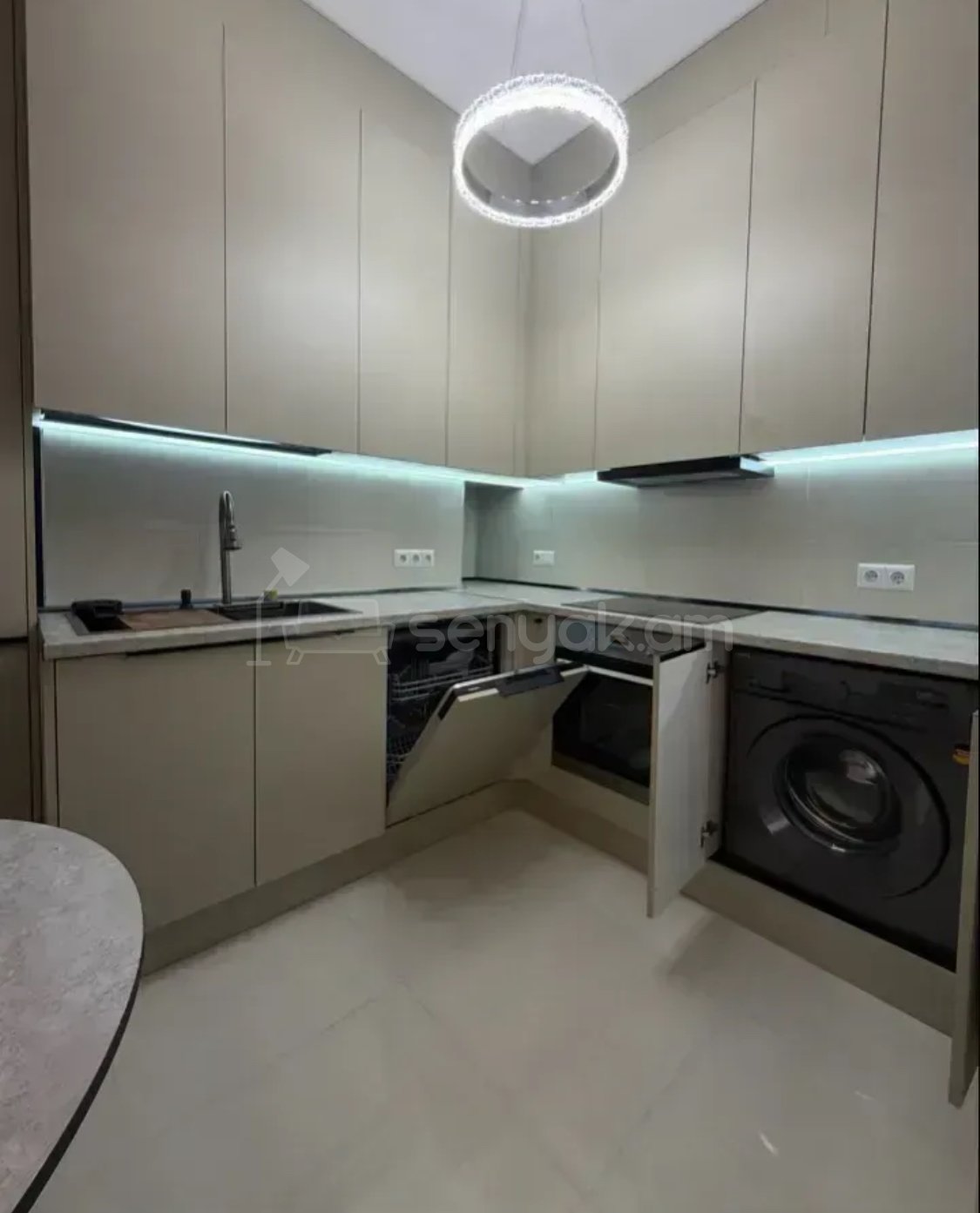 2 Սենյականոց Բնակարան Նորակառույցում, 48քմ, 6/9 հարկ, Կապիտալ Վերանորոգված, Կահավորված