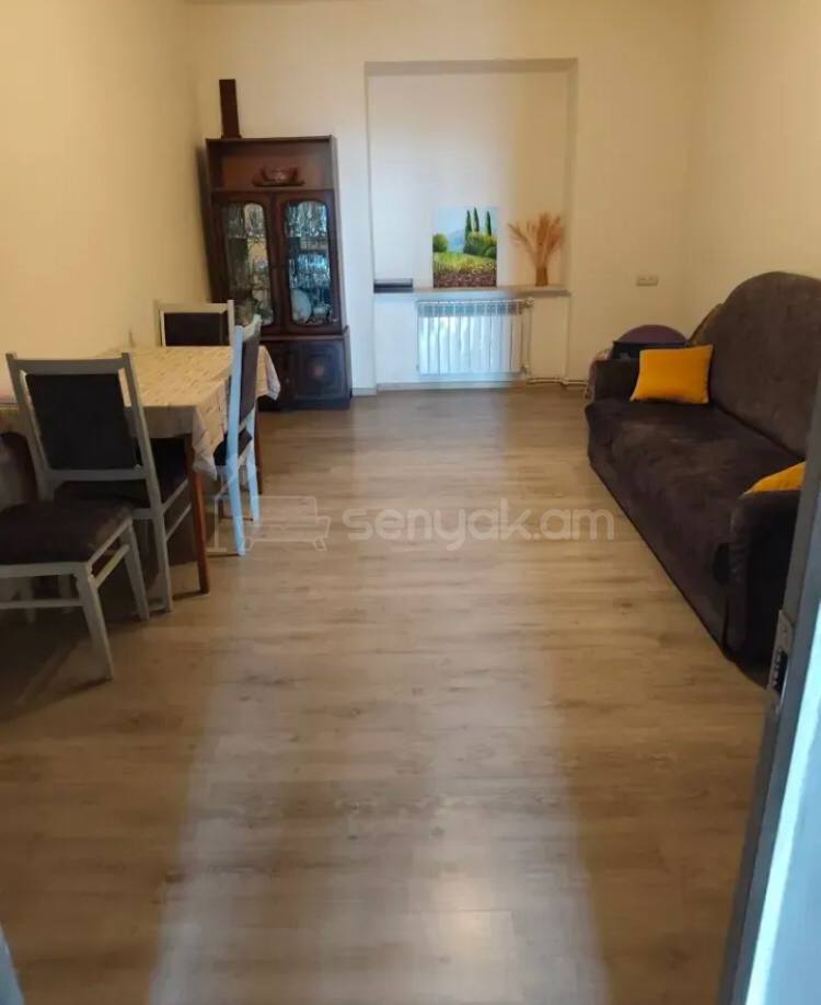 4 Սենյականոց Բնակարան Քարե Շենքում, 90քմ, 5/5 հարկ, Կոսմետիկ Վերանորոգված