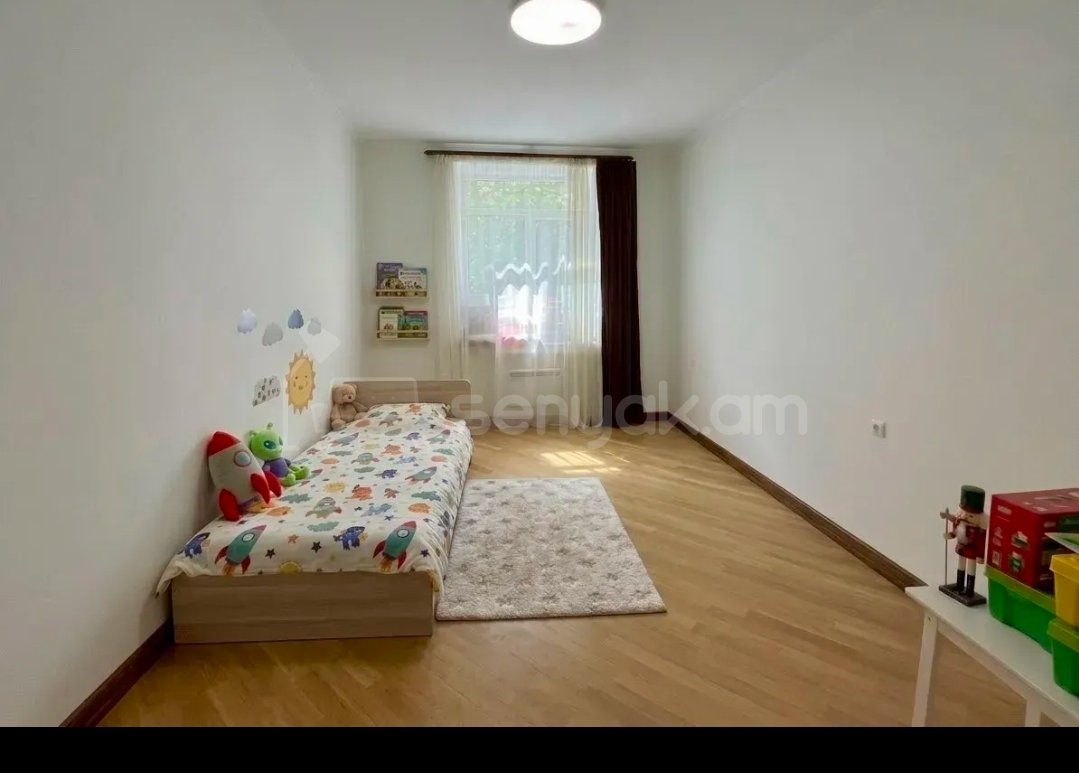 3 Սենյականոց Բնակարան Քարե Շենքում, 83քմ, 2/5 հարկ, Կապիտալ Վերանորոգված