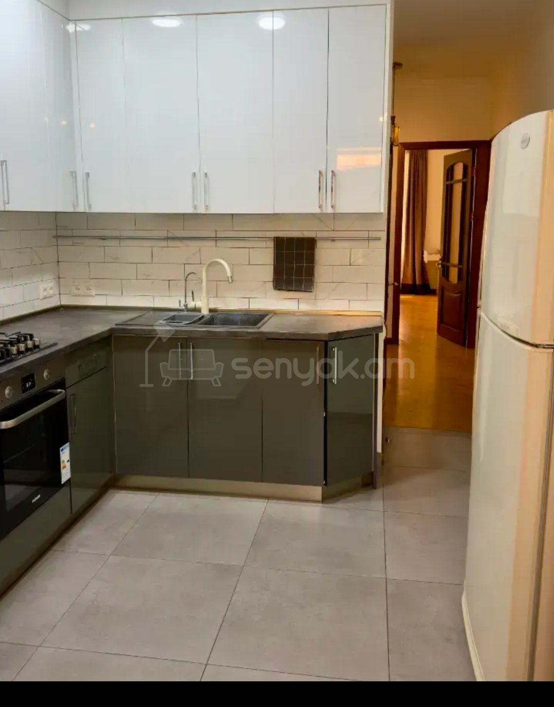 3 Սենյականոց Բնակարան Քարե Շենքում, 83քմ, 2/5 հարկ, Կապիտալ Վերանորոգված