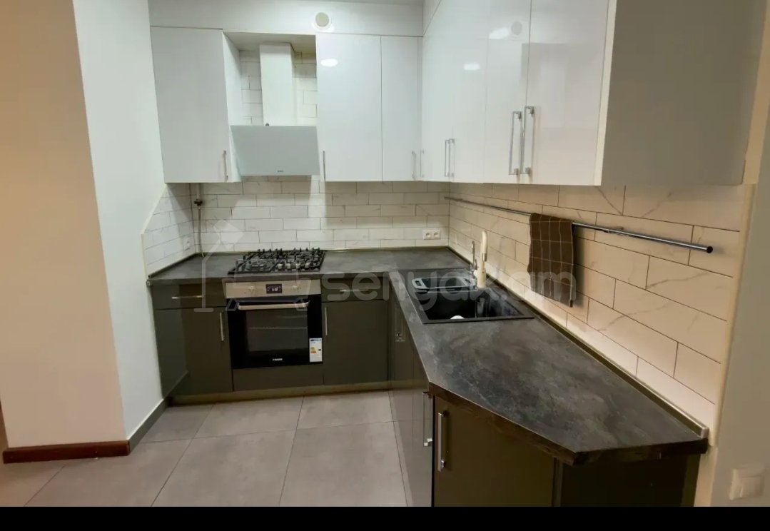 3 Սենյականոց Բնակարան Քարե Շենքում, 83քմ, 2/5 հարկ, Կապիտալ Վերանորոգված