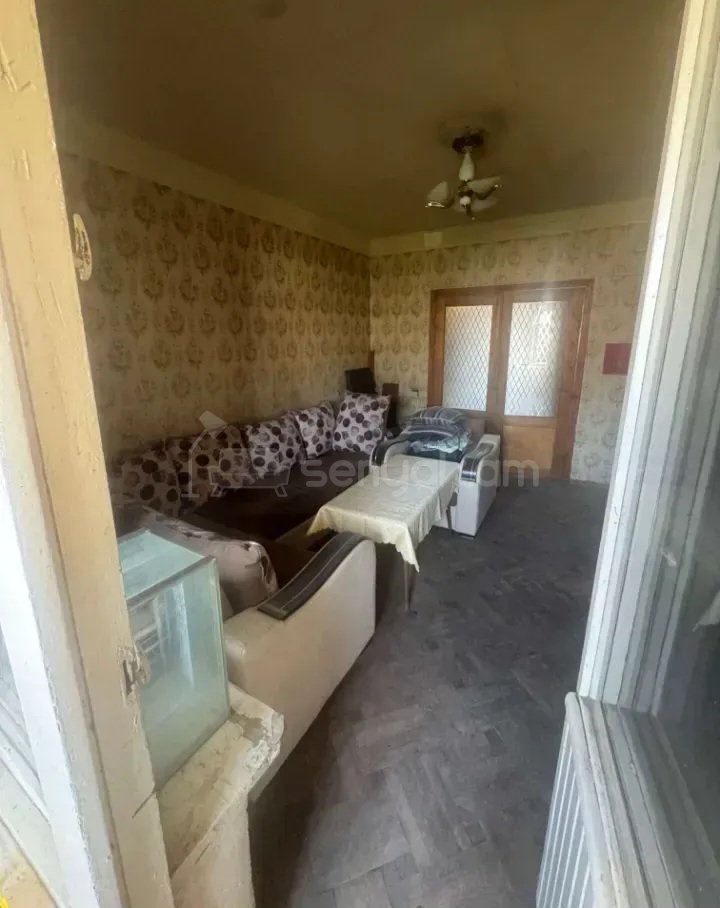 3 Սենյականոց Բնակարան Քարե Շենքում, 80քմ, 4/5 հարկ, Պետական Վիճակում