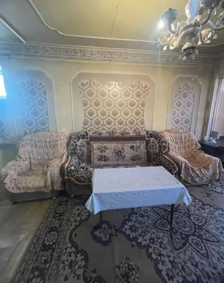 3 Սենյականոց Բնակարան Քարե Շենքում, 70քմ, 2/5 հարկ, Նորմալ Վիճակում, Կահավորված