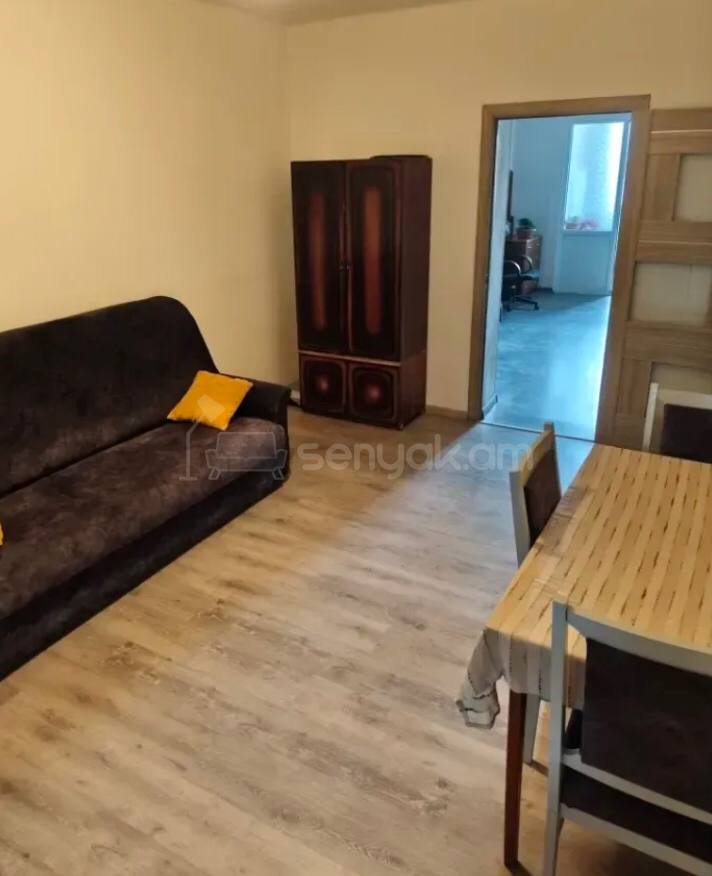 4 Սենյականոց Բնակարան Քարե Շենքում, 90քմ, 5/5 հարկ, Կոսմետիկ Վերանորոգված