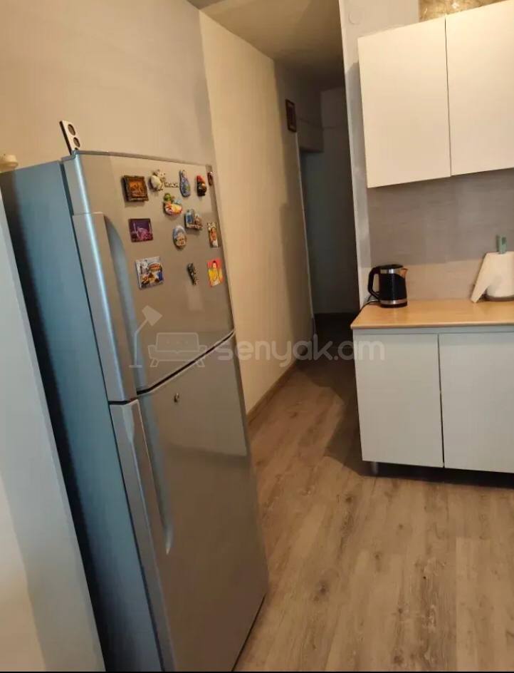 4 Սենյականոց Բնակարան Քարե Շենքում, 90քմ, 5/5 հարկ, Կոսմետիկ Վերանորոգված