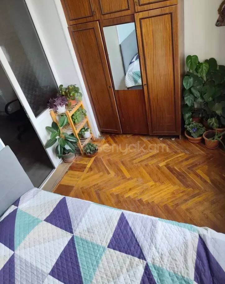 4 Սենյականոց Բնակարան Քարե Շենքում, 90քմ, 5/5 հարկ, Կոսմետիկ Վերանորոգված