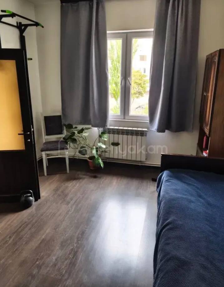 4 Սենյականոց Բնակարան Քարե Շենքում, 90քմ, 5/5 հարկ, Կոսմետիկ Վերանորոգված