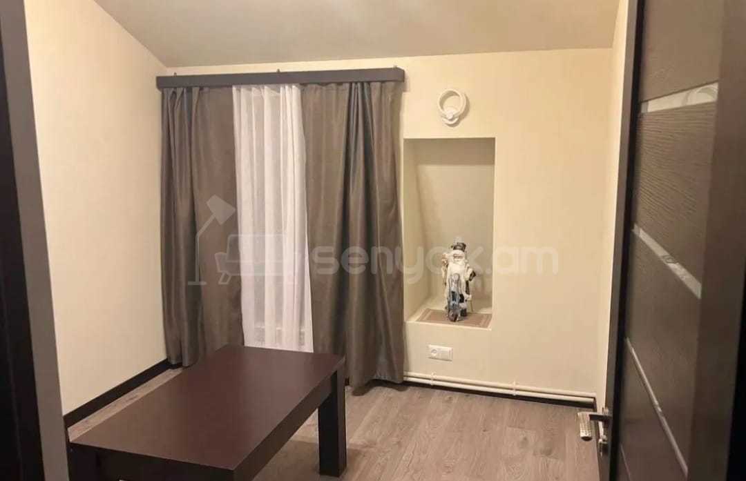 3 Սենյականոց Բնակարան Քարե Շենքում, 70քմ, 4/4 հարկ, Կոսմետիկ Վերանորոգված, Կահավորված