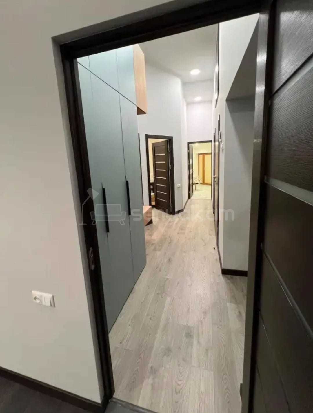 3 Սենյականոց Բնակարան Քարե Շենքում, 70քմ, 4/4 հարկ, Կոսմետիկ Վերանորոգված, Կահավորված