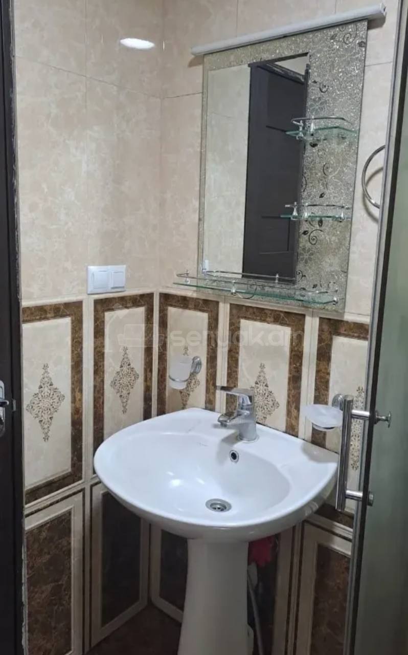 4 Սենյականոց Բնակարան, 92քմ, 1/12 հարկ, Կապիտալ Վերանորոգված