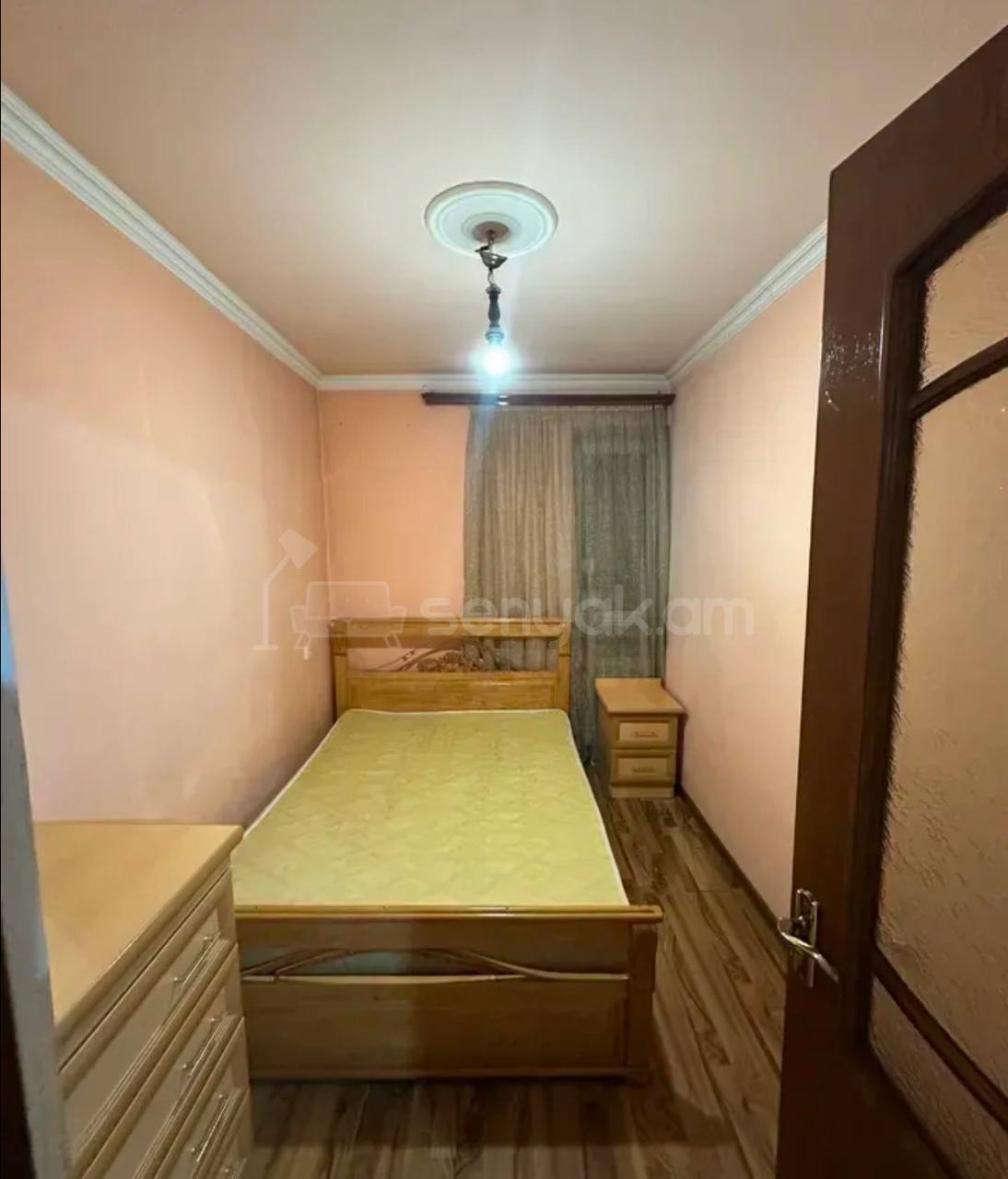 3 Սենյականոց Բնակարան Քարե Շենքում, 43քմ, 3/5 հարկ, Կապիտալ Վերանորոգված