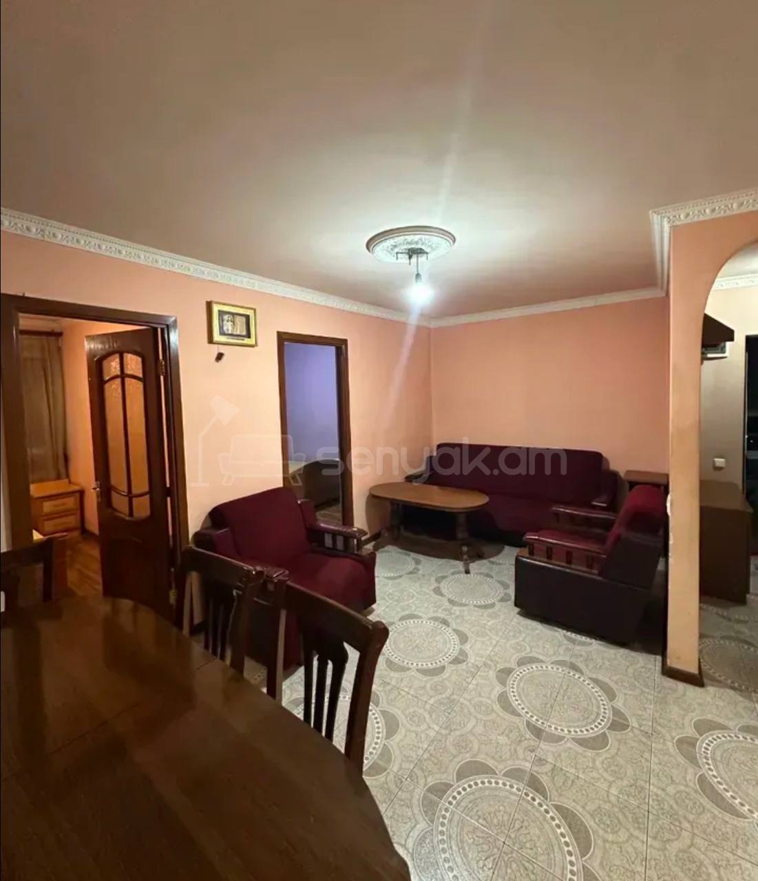 3 Սենյականոց Բնակարան Քարե Շենքում, 43քմ, 3/5 հարկ, Կապիտալ Վերանորոգված