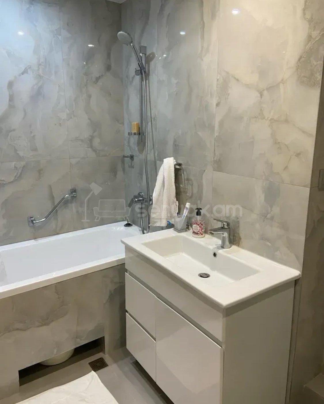 3 Սենյականոց Բնակարան, 80քմ, 4/9 հարկ, Կապիտալ Վերանորոգված, Կահավորված, Արևկող