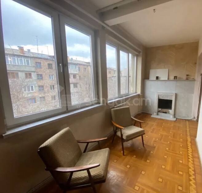 3 Սենյականոց Բնակարան Քարե Շենքում, 100քմ, 3/5 հարկ, Կոսմետիկ Վերանորոգված, Կահավորված