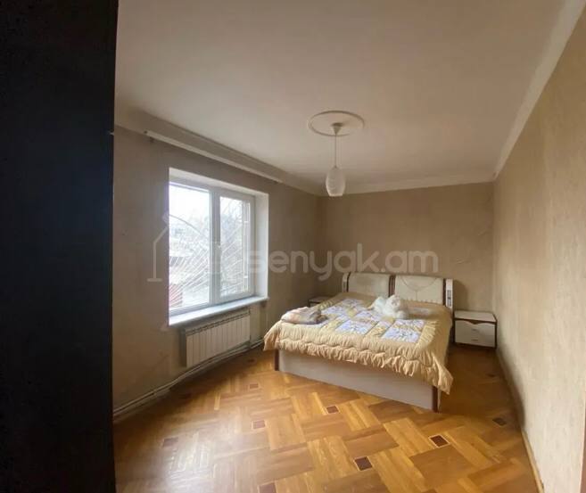 3 Սենյականոց Բնակարան Քարե Շենքում, 100քմ, 3/5 հարկ, Կոսմետիկ Վերանորոգված, Կահավորված