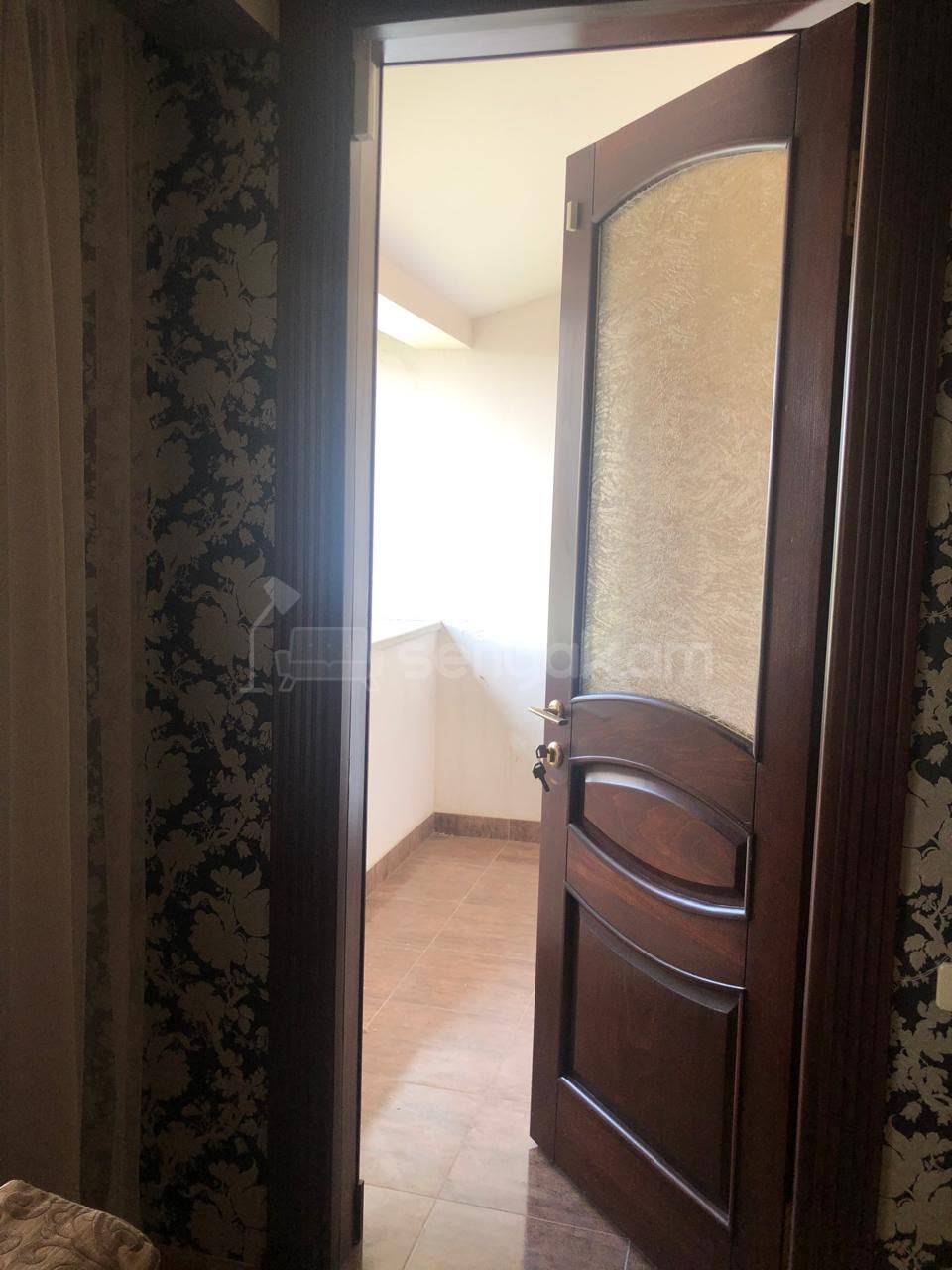 3 Սենյականոց Բնակարան Քարե Շենքում, 140քմ, 4/4 հարկ, Կապիտալ Վերանորոգված, Կահավորված, Արևկող