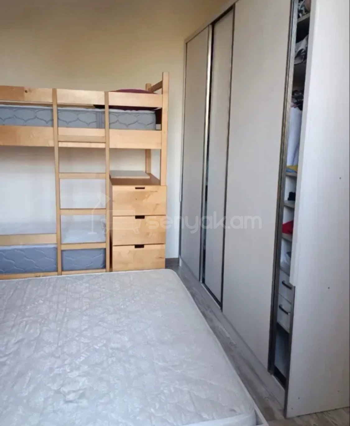 2 Սենյականոց Բնակարան Քարե Շենքում, 80քմ, 2/5 հարկ, Կապիտալ Վերանորոգված, Կահավորված