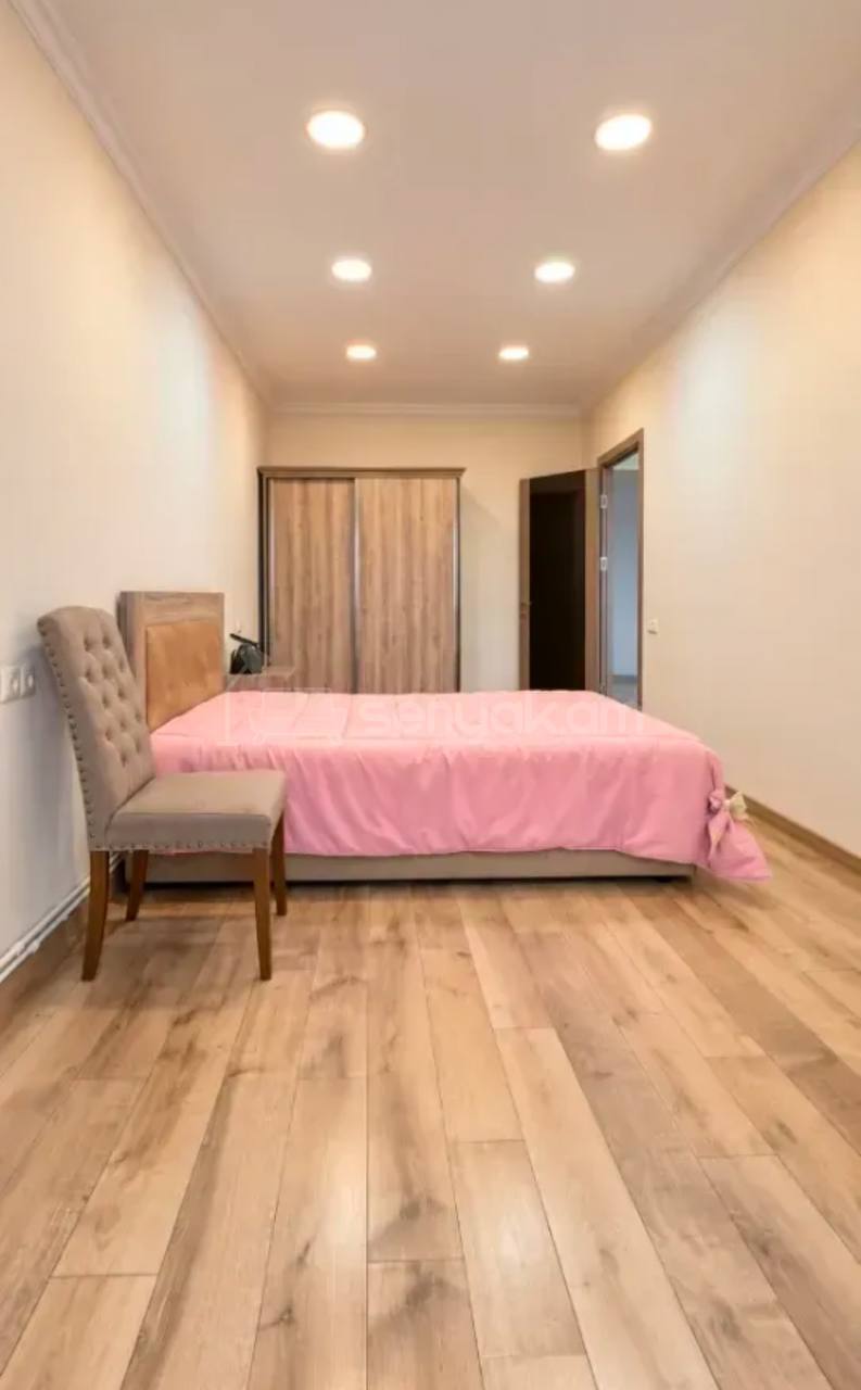 3 Սենյականոց Բնակարան Քարե Շենքում, 80քմ, 5/5 հարկ, Կապիտալ Վերանորոգված, Կահավորված