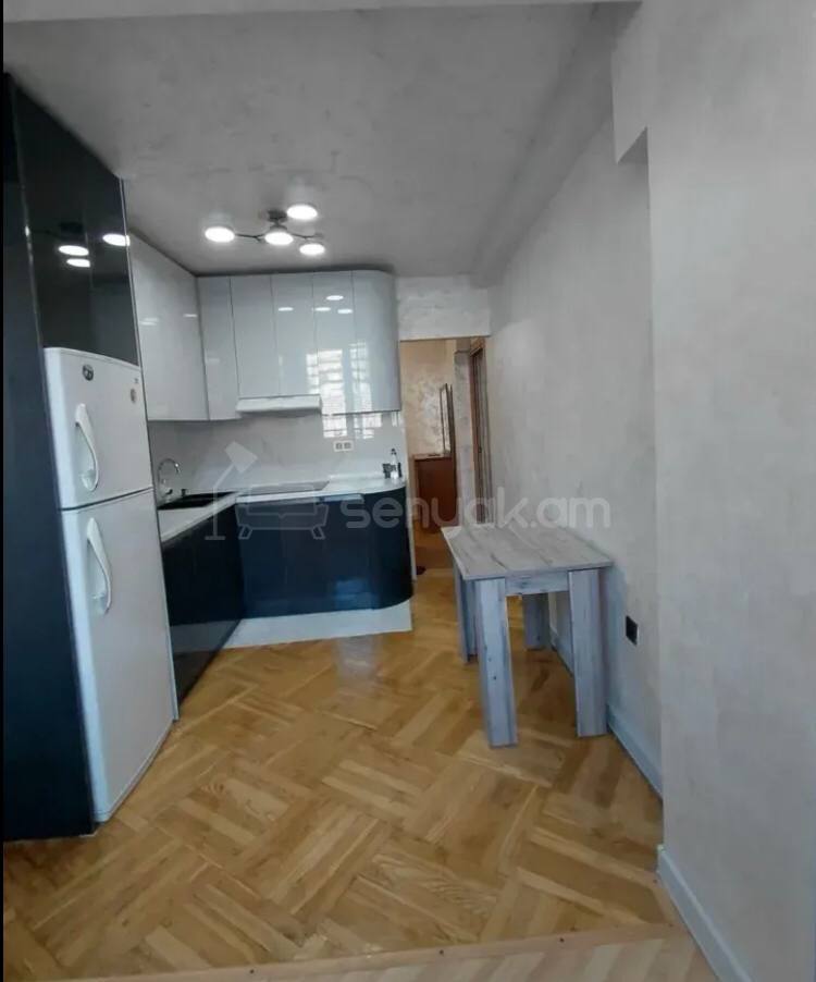 3 Սենյականոց Բնակարան, 70քմ, 2/12 հարկ, Կոսմետիկ Վերանորոգված, Կահավորված