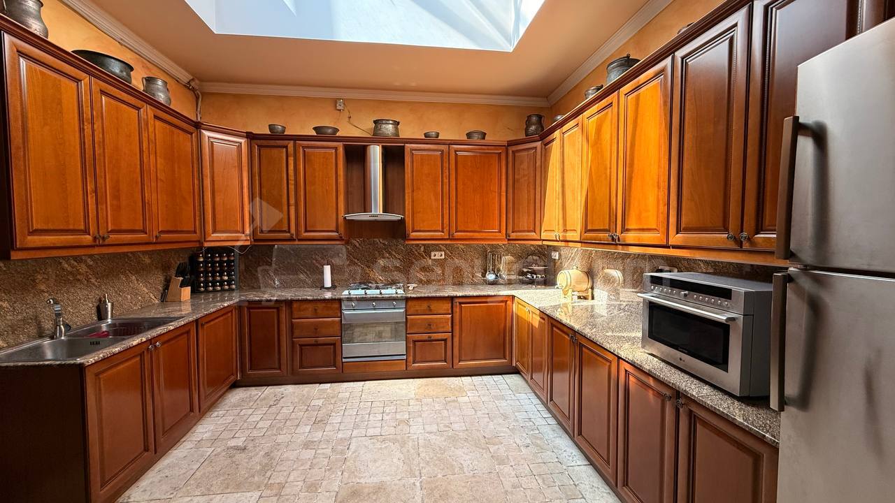 5 Սենյականոց Բնակարան Նորակառույցում, 234քմ, 9/9 հարկ, Կապիտալ Վերանորոգված