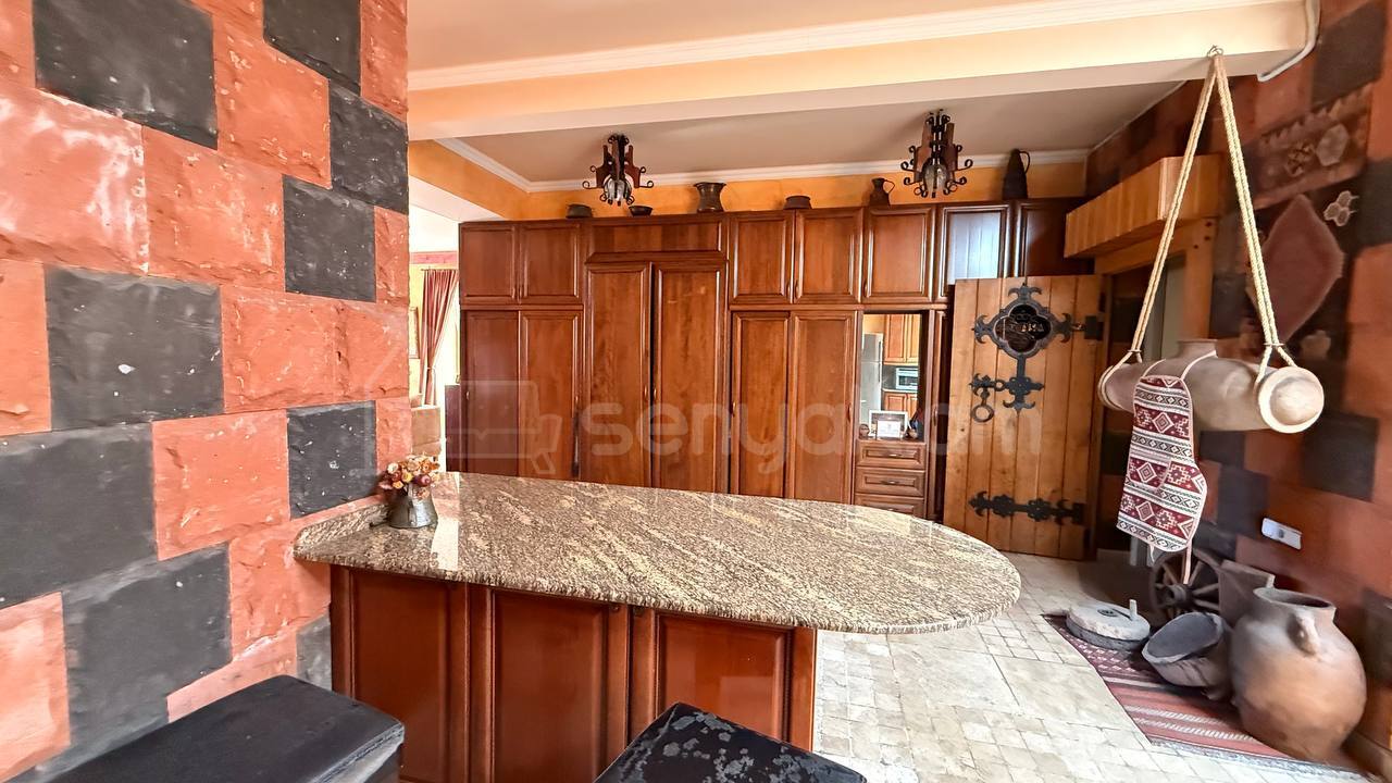 5 Սենյականոց Բնակարան Նորակառույցում, 234քմ, 9/9 հարկ, Կապիտալ Վերանորոգված