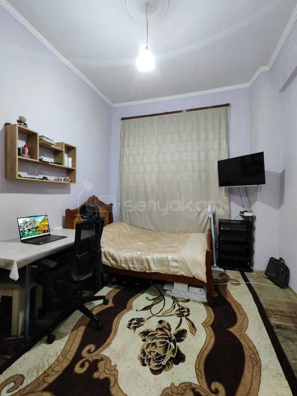 1 Սենյականոց Բնակարան Քարե Շենքում, 18քմ, 2/4 հարկ, Կոսմետիկ Վերանորոգված