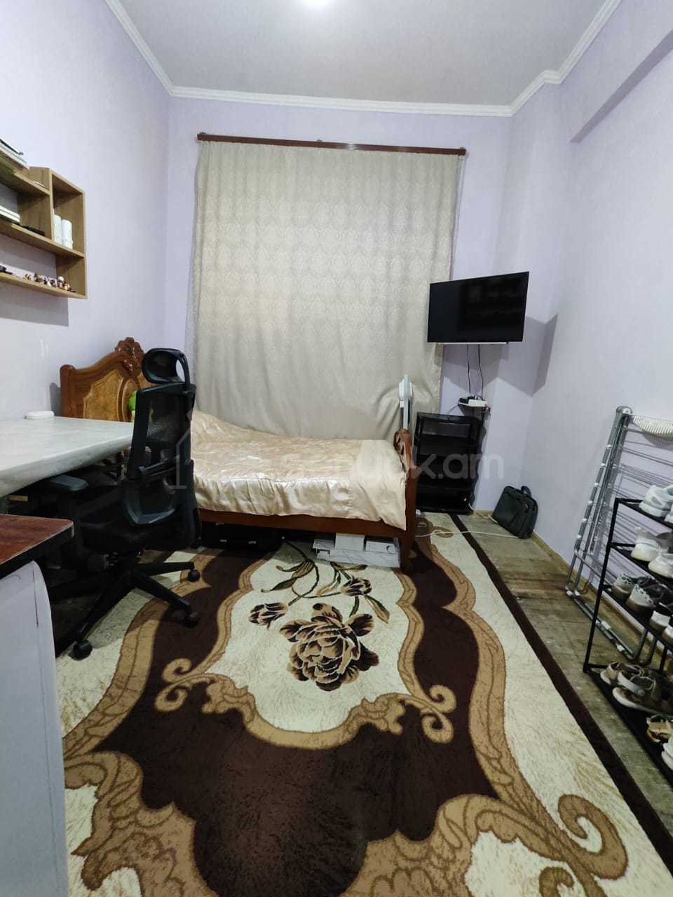 1 Սենյականոց Բնակարան Քարե Շենքում, 18քմ, 2/4 հարկ, Կոսմետիկ Վերանորոգված