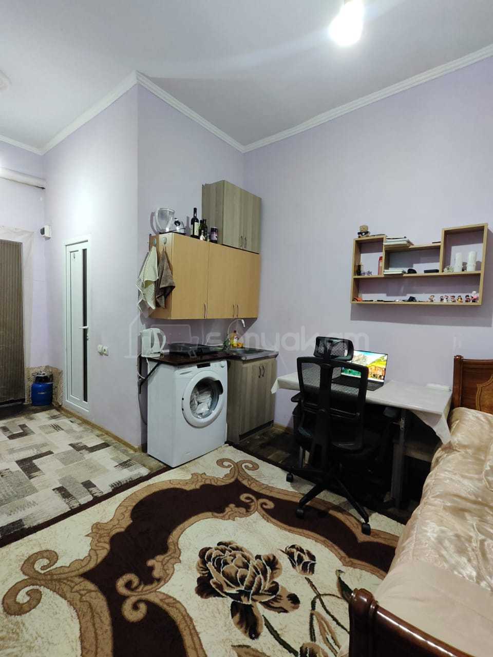 1 Սենյականոց Բնակարան Քարե Շենքում, 18քմ, 2/4 հարկ, Կոսմետիկ Վերանորոգված