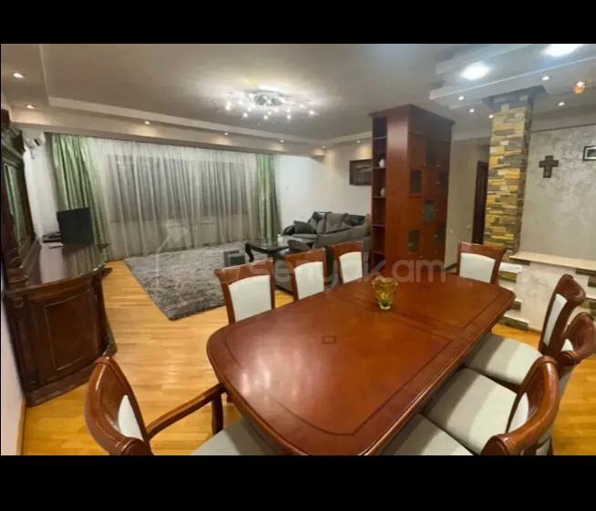 6 Սենյականոց Բնակարան Նորակառույցում, 250քմ, 1/16 հարկ, Կապիտալ Վերանորոգված