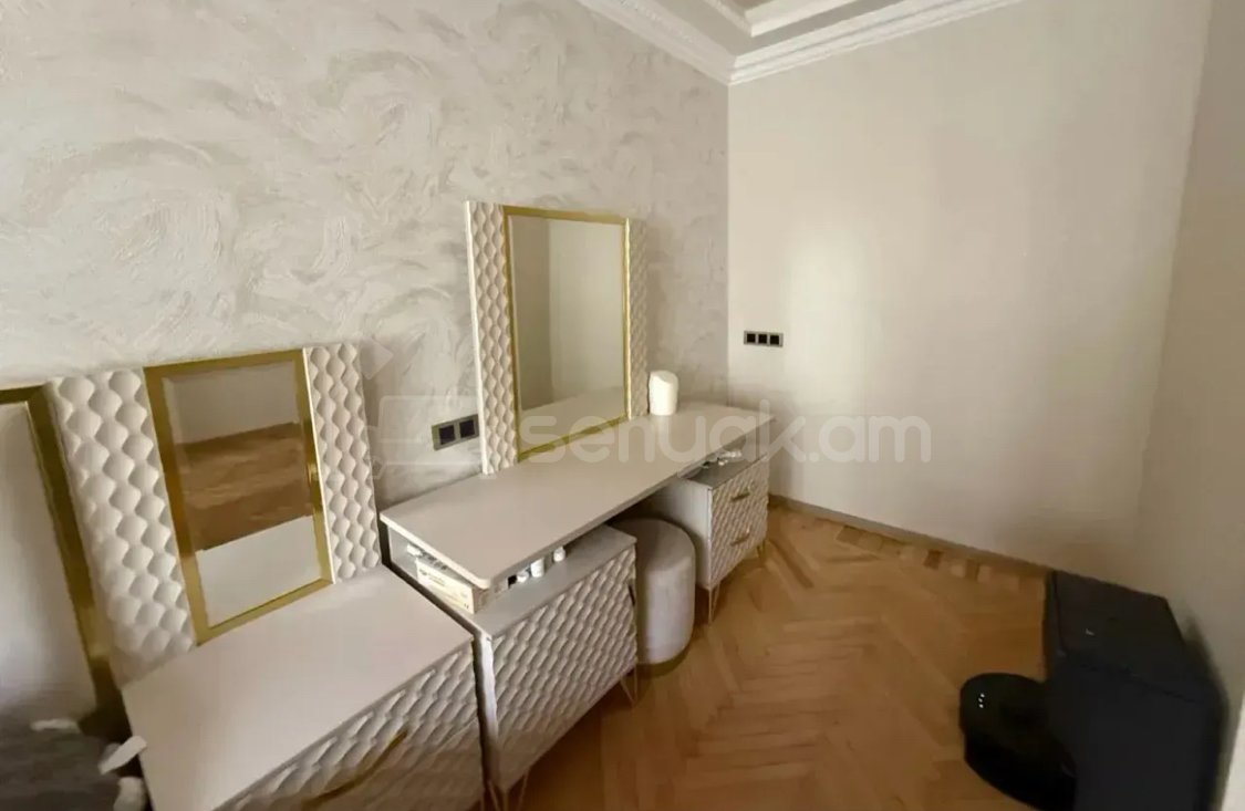 2 Սենյականոց Բնակարան, 61քմ, 3/5 հարկ, Կապիտալ Վերանորոգված