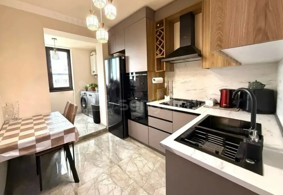 2 Սենյականոց Բնակարան, 61քմ, 3/5 հարկ, Կապիտալ Վերանորոգված
