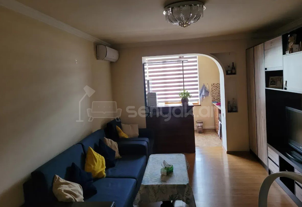 1 Սենյականոց Բնակարան Քարե Շենքում, 45քմ, 5/5 հարկ, Կապիտալ Վերանորոգված