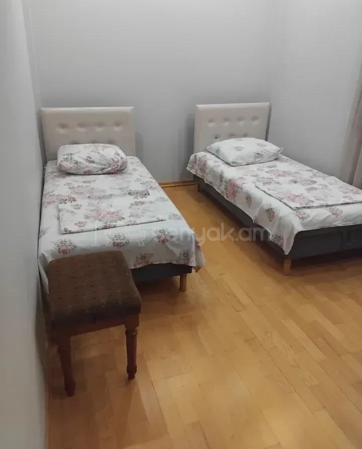5 Սենյականոց Բնակարան Քարե Շենքում, 210քմ, 2/3 հարկ, Դիզայներական Վերանորոգված, Կահավորված, Արևկող
