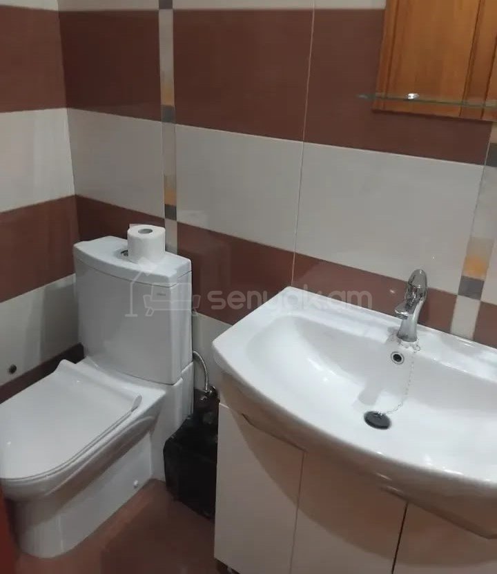 5 Սենյականոց Բնակարան Քարե Շենքում, 210քմ, 2/3 հարկ, Դիզայներական Վերանորոգված, Կահավորված, Արևկող
