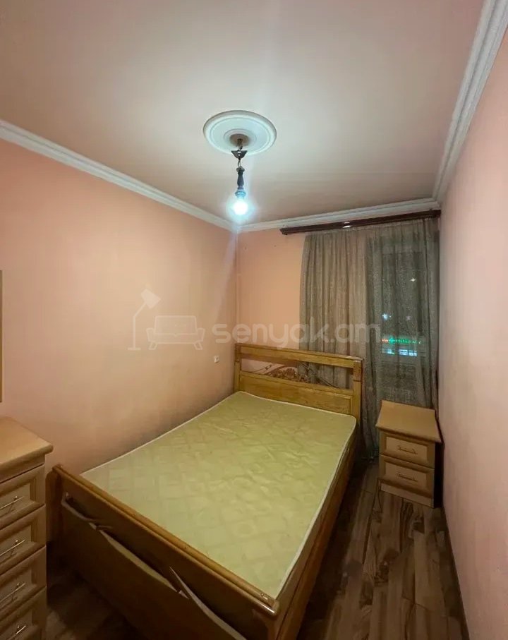 2 Սենյականոց Բնակարան Քարե Շենքում, 45քմ, 3/5 հարկ, Նորմալ Վիճակում