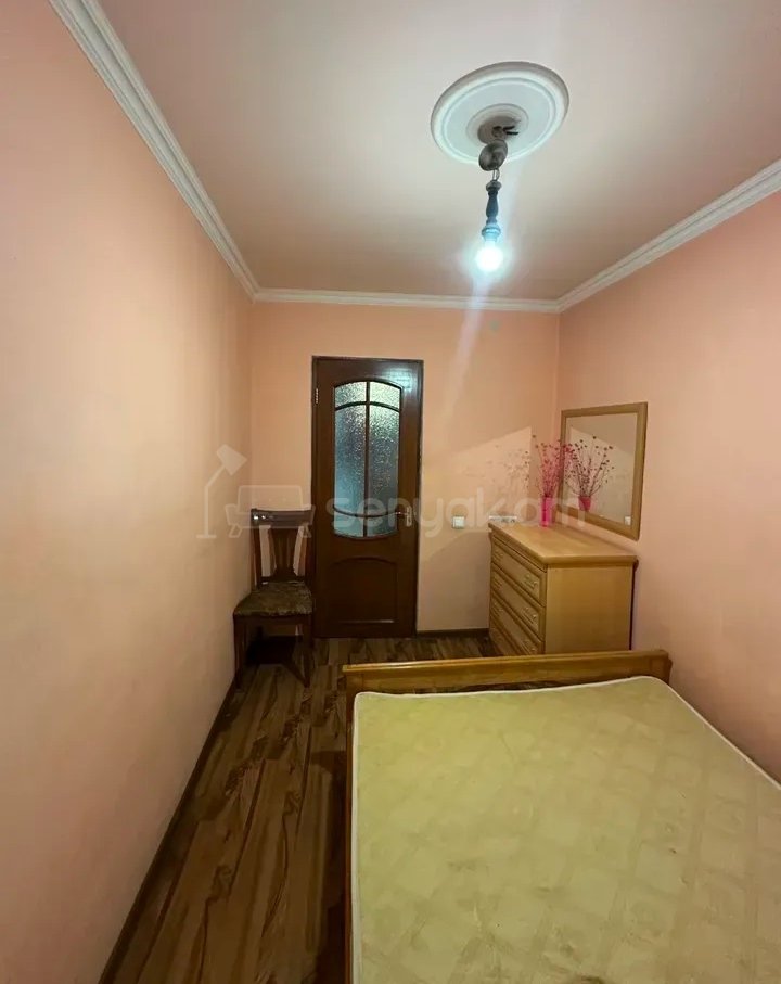 2 Սենյականոց Բնակարան Քարե Շենքում, 45քմ, 3/5 հարկ, Նորմալ Վիճակում