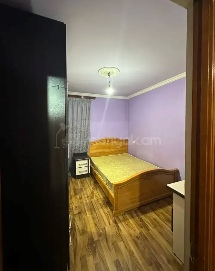 2 Սենյականոց Բնակարան Քարե Շենքում, 45քմ, 3/5 հարկ, Նորմալ Վիճակում