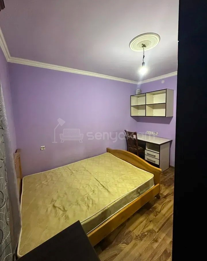 2 Սենյականոց Բնակարան Քարե Շենքում, 45քմ, 3/5 հարկ, Նորմալ Վիճակում
