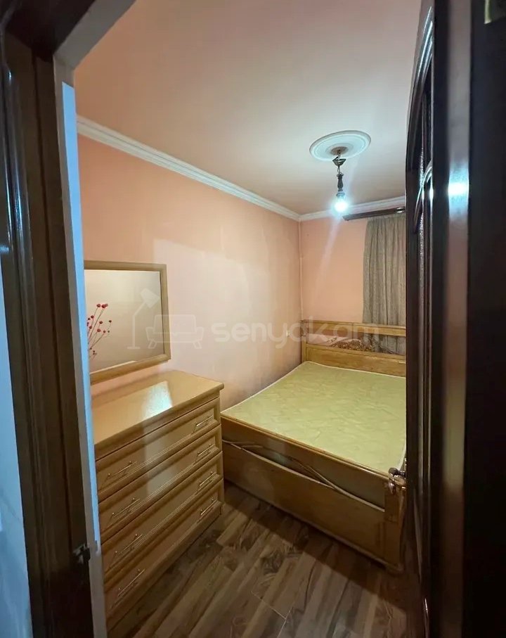 2 Սենյականոց Բնակարան Քարե Շենքում, 45քմ, 3/5 հարկ, Նորմալ Վիճակում
