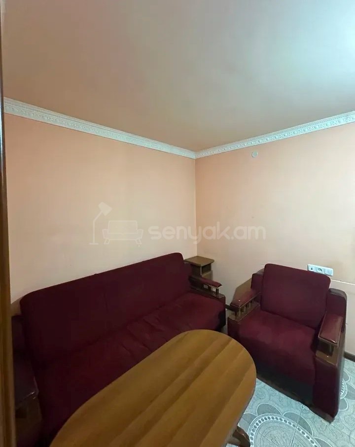 2 Սենյականոց Բնակարան Քարե Շենքում, 45քմ, 3/5 հարկ, Նորմալ Վիճակում
