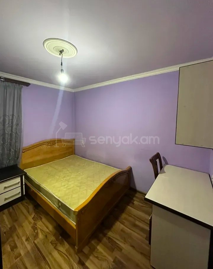2 Սենյականոց Բնակարան Քարե Շենքում, 45քմ, 3/5 հարկ, Նորմալ Վիճակում