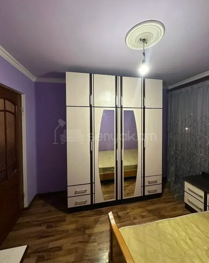 2 Սենյականոց Բնակարան Քարե Շենքում, 45քմ, 3/5 հարկ, Նորմալ Վիճակում