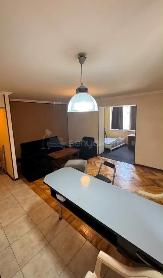2 Սենյականոց Բնակարան Քարե Շենքում, 40քմ, 3/5 հարկ, Կապիտալ Վերանորոգված