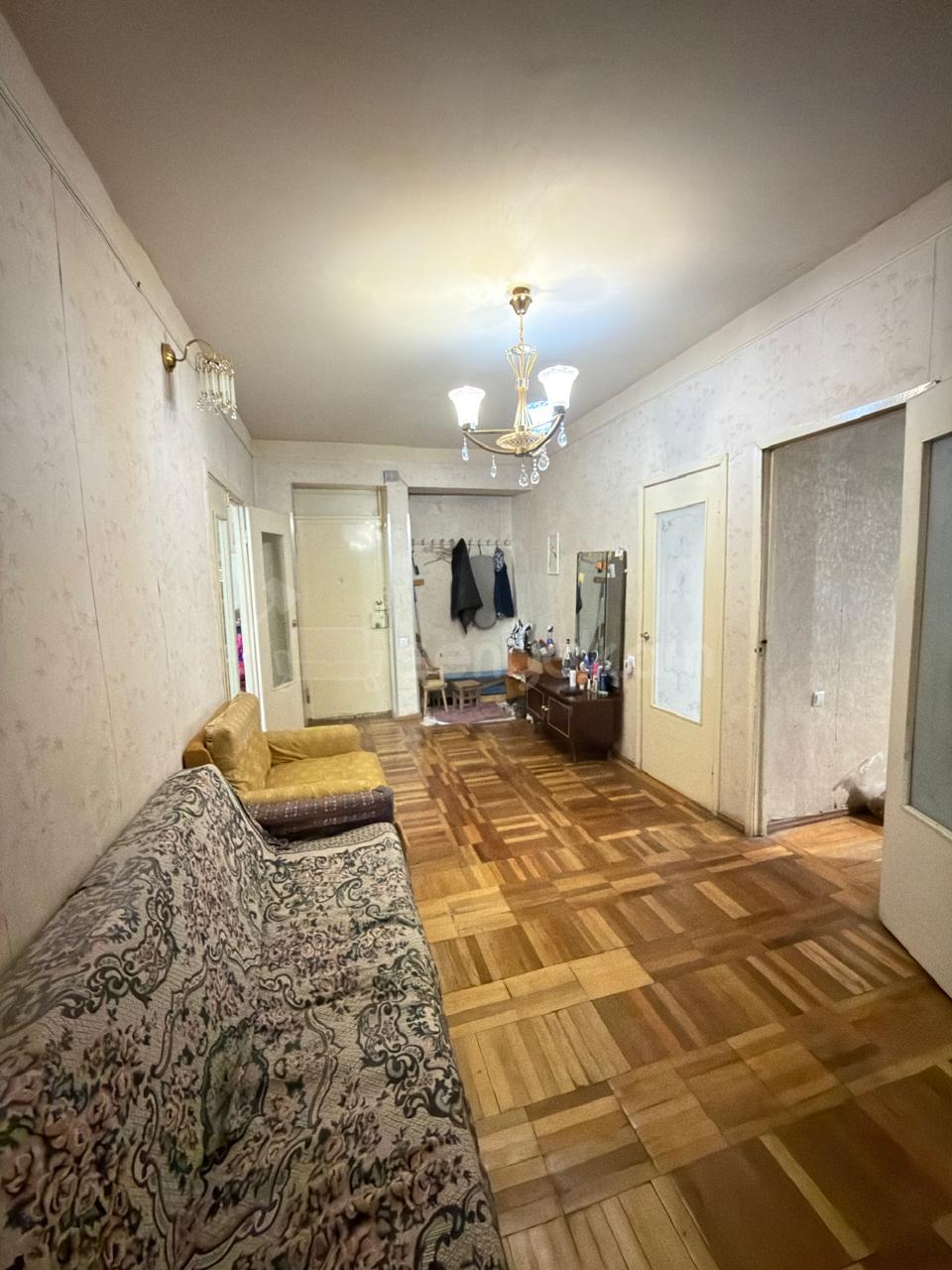 3 Սենյականոց Բնակարան Քարե Շենքում, 100քմ, 3/6 հարկ, Պետական Վիճակում, Կահավորված