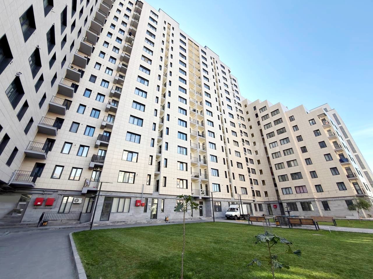 3 Սենյականոց Բնակարան Նորակառույցում, 57քմ, 4/17 հարկ, Կապիտալ Վերանորոգված