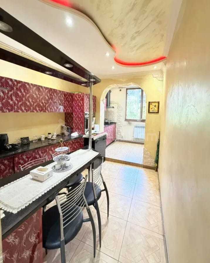 3 Սենյականոց Բնակարան, 72քմ, 3/5 հարկ, Կապիտալ Վերանորոգված
