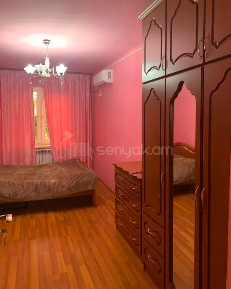 3 Սենյականոց Բնակարան Քարե Շենքում, 51քմ, 1/4 հարկ, Կոսմետիկ Վերանորոգված, Կահավորված