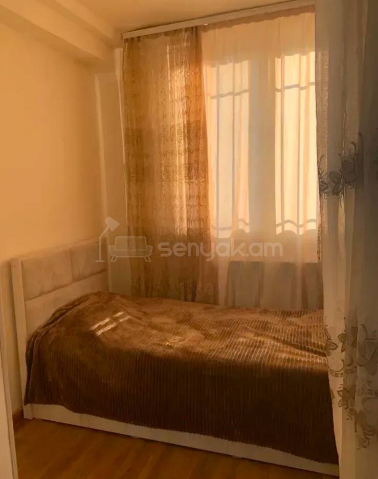 3 Սենյականոց Բնակարան Քարե Շենքում, 51քմ, 1/4 հարկ, Կոսմետիկ Վերանորոգված, Կահավորված
