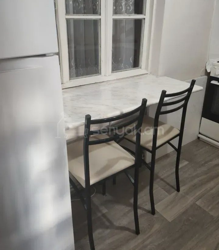 2 Սենյականոց Բնակարան Քարե Շենքում, 54քմ, 2/2 հարկ, Նորմալ Վիճակում, Կահավորված